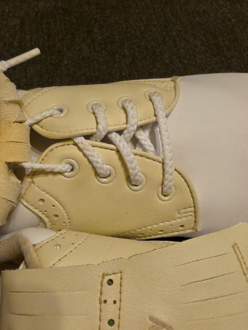 FootJoy White Leather Golf Oxfords with Cream Kiltie - Picture 8 of 9